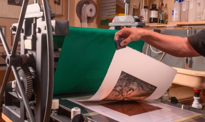 “A Hybrid Approach to Photogravure on Copperplate”, blog by expert photographer and photography teacher Carles Mitjà