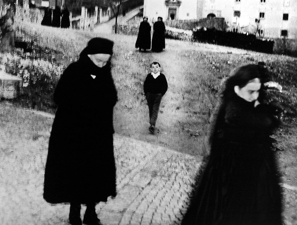 Mario Giacomelli, Scanno (boy), 1957 © Eredi Mario Giacomelli