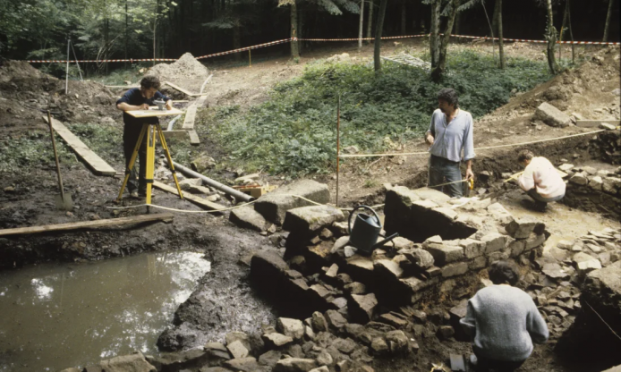 Bibracte, a 2000-year-old town under a forest – new EUreka3D’s blogpost on Europeana